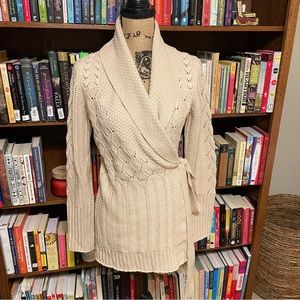 Cross tie cream Ellie Tahari sweater. Size medium.